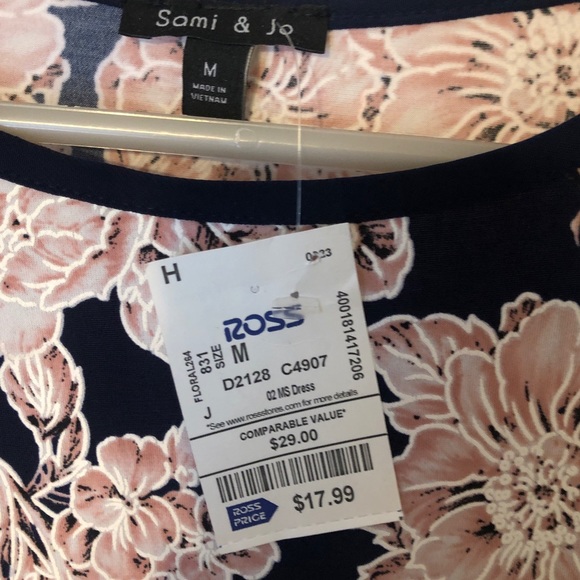 Sami and Jo quarter length dress with quarter length sleeves, NWT, navy - Picture 3 of 5